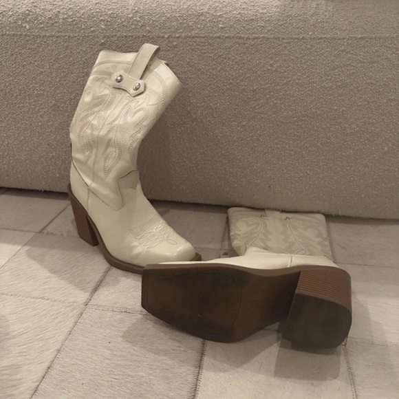 Forever 21 Cream Western-Inspired Block Heel Cowgirl Boots - Picture 3 of 4